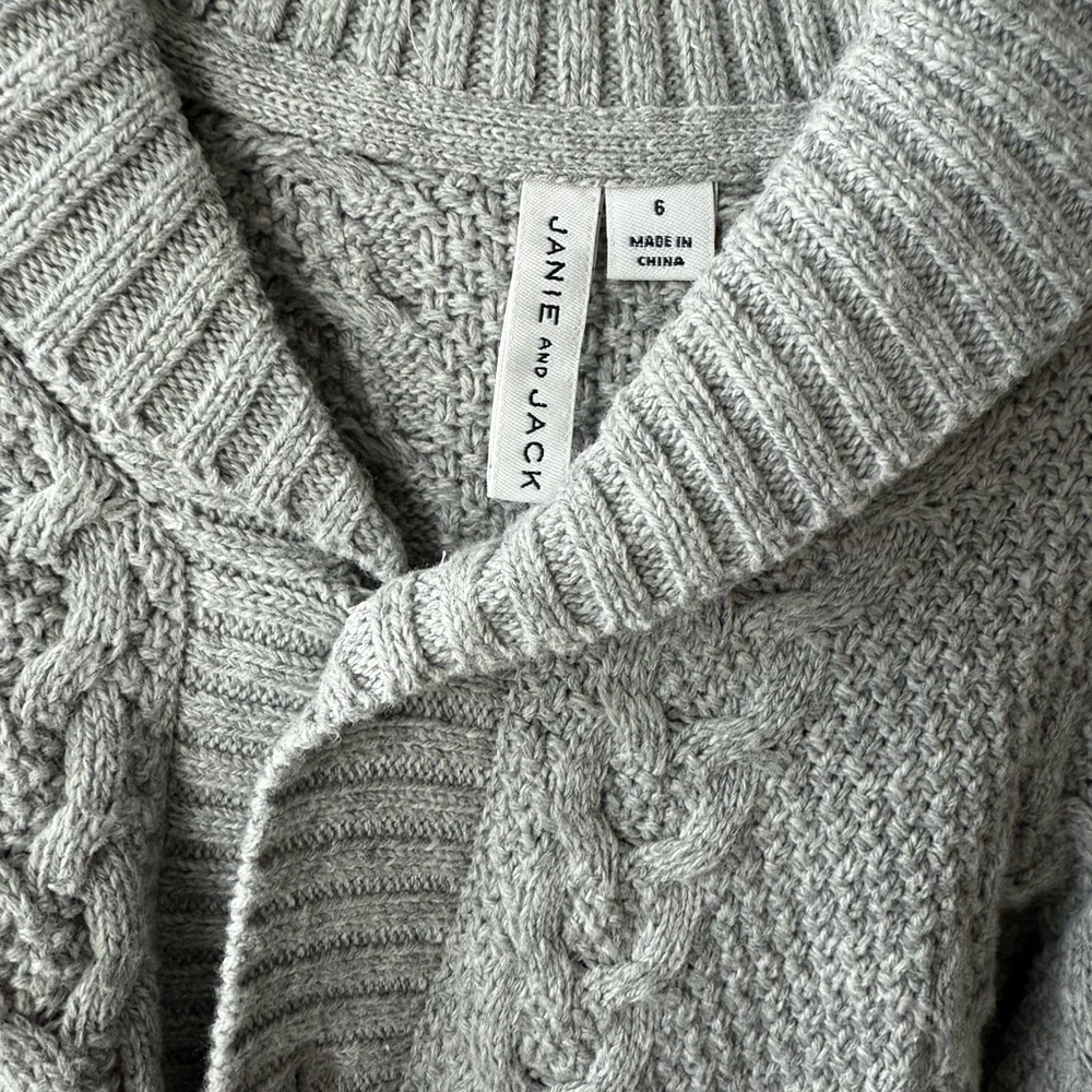 Assorted Sweaters and Jackets Collection - Picture 6 of 14